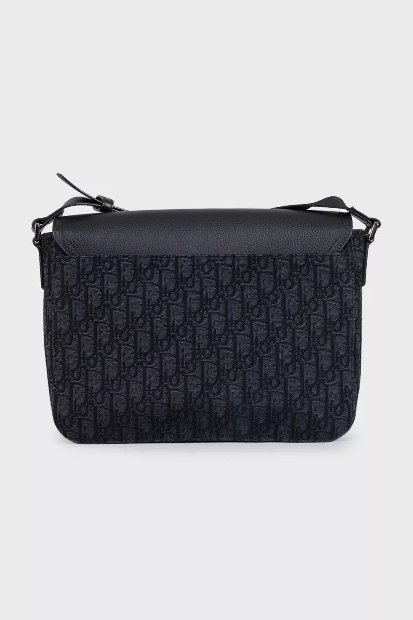 Dior Saddle Crossbody — Black – reference photograph